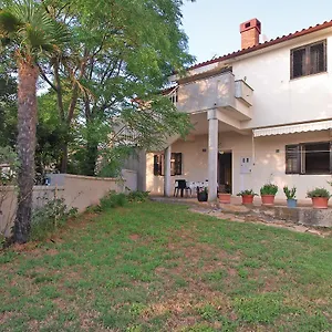 Apartment Ana 1707, Banjole